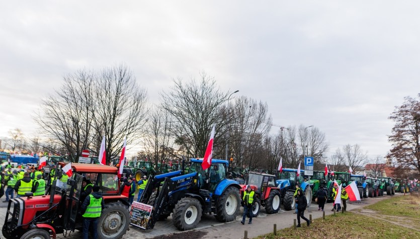  Setki traktorów w centrum miasta. Paraliż komunikacyjny, prezydent apeluje do mieszkańców