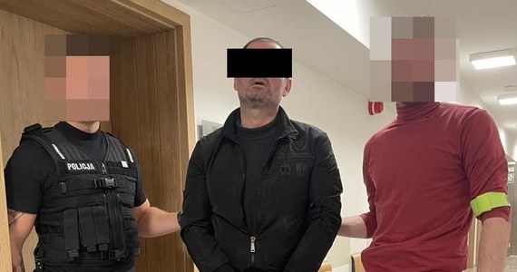 Po obławie policjanci zatrzymali trzech Gruzinów podejrzanych o włamania do mieszkań w Lublinie, podczas których kradli pieniądze, biżuterię i kosztowności.   