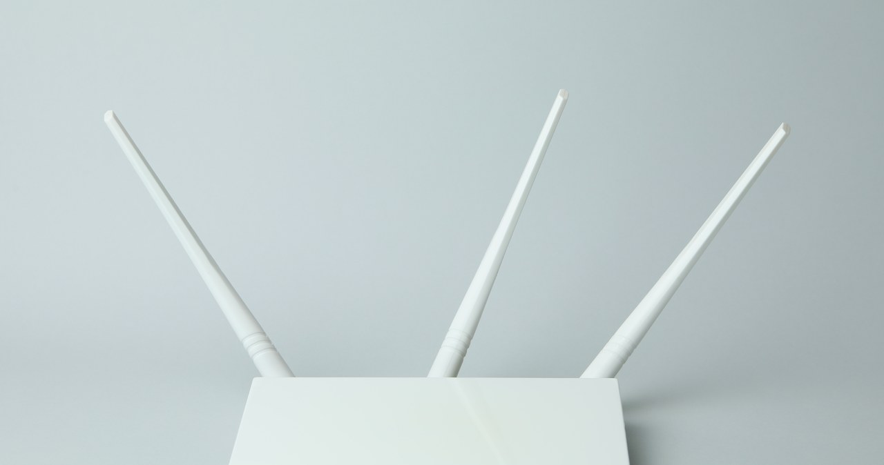 How to improve WiFi coverage?  The router antenna angle is important