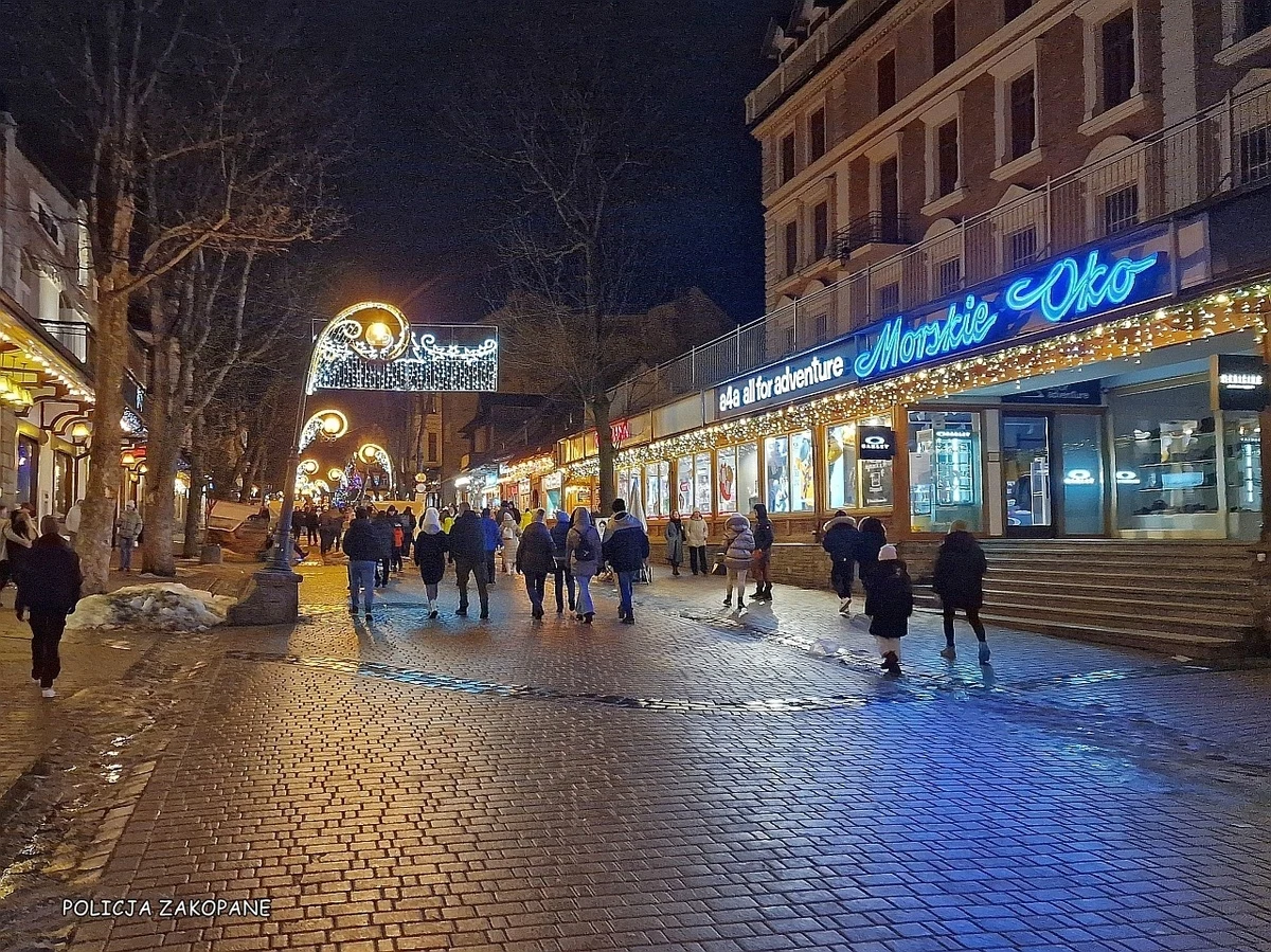 33-latek z Wielkopolski, który w walentynkowy wieczór grał na gitarze na Krupówkach musiał wcześniej skończyć występ. Okazało się, że był poszukiwany.        