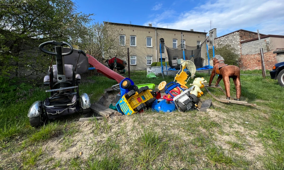"Myśląc o całej tej ustawie, to, co w niej szczególnie doceniamy, to że ona w taki kompleksowy sposób podchodzi do problemu krzywdzenia dzieci - od działań profilaktycznych, po działania analityczne" - powiedziała w Rozmowie w południe w Radiu RMF24 Renata Szredzińska. Prezes Fundacji Dajemy Dzieciom Siłę odniosła się do tzw. ustawy Kamilka, która weszła dziś w życie.