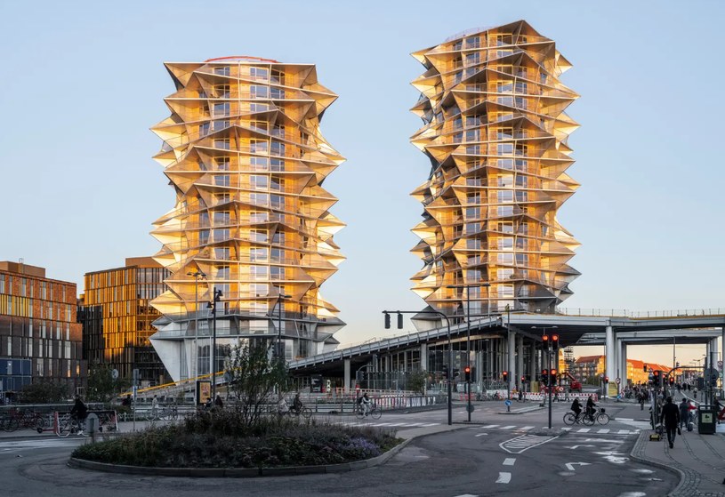 Kiedy piszemy o nowoczesnych budynkach, które przybierają nietypowe i zadziwiające formy, najczęściej chodzi o Dubaj czy jedno z dużych chińskich miast. Ale nie dzisiaj, bo Kaktus Towers to wieżowce zdobiące duńską Kopenhagę. 