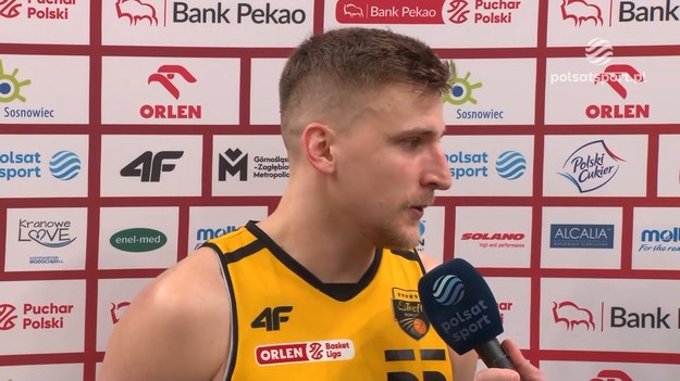 Trefl Sopot wygrał z Kingiem Szczecin 85:65 w meczu ćwierćfinału Pekao S.A. Pucharu Polski. - O sukcesie zadecydowała znakomita gra po przerwie. Poprawiliśmy atak, a w obronie Geoffrey Groselle stanął murem i powiedział, że tu nie ma wejścia - powiedział Jakub Schenk, zawodnik Trefla.

