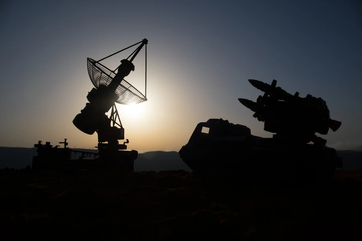 Joe Biden nakazał nawiązać bezpośrednie stosunki dyplomatyczne z Rosją w sprawie opracowywanej przez nią broni antysatelitarnej - przekazał w czwartek rzecznik Rady Bezpieczeństwa Narodowego USA John Kirby. W środę amerykańskie media informowały, że wywiad USA posiada informacje o planie rozmieszczenia przez Rosję nuklearnego systemu antysatelitarnego w przestrzeni kosmicznej, co może stanowić zagrożenie międzynarodowe.