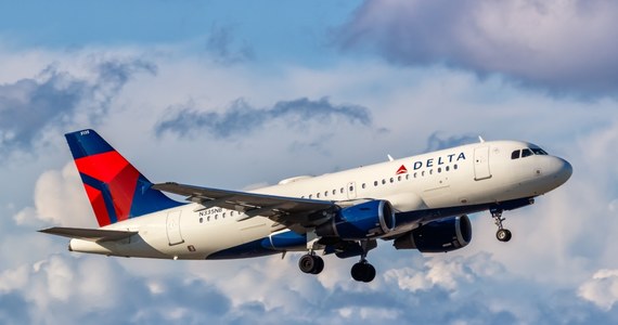 Tę podróż pasażerowie linii Delta Air Lines zapamiętają do końca życia. Nie będą jej jednak miło wspominać. Wszystko przez robaki, które zaczęły wypadać ze schowka na bagaże. Maszyna musiała zawrócić.