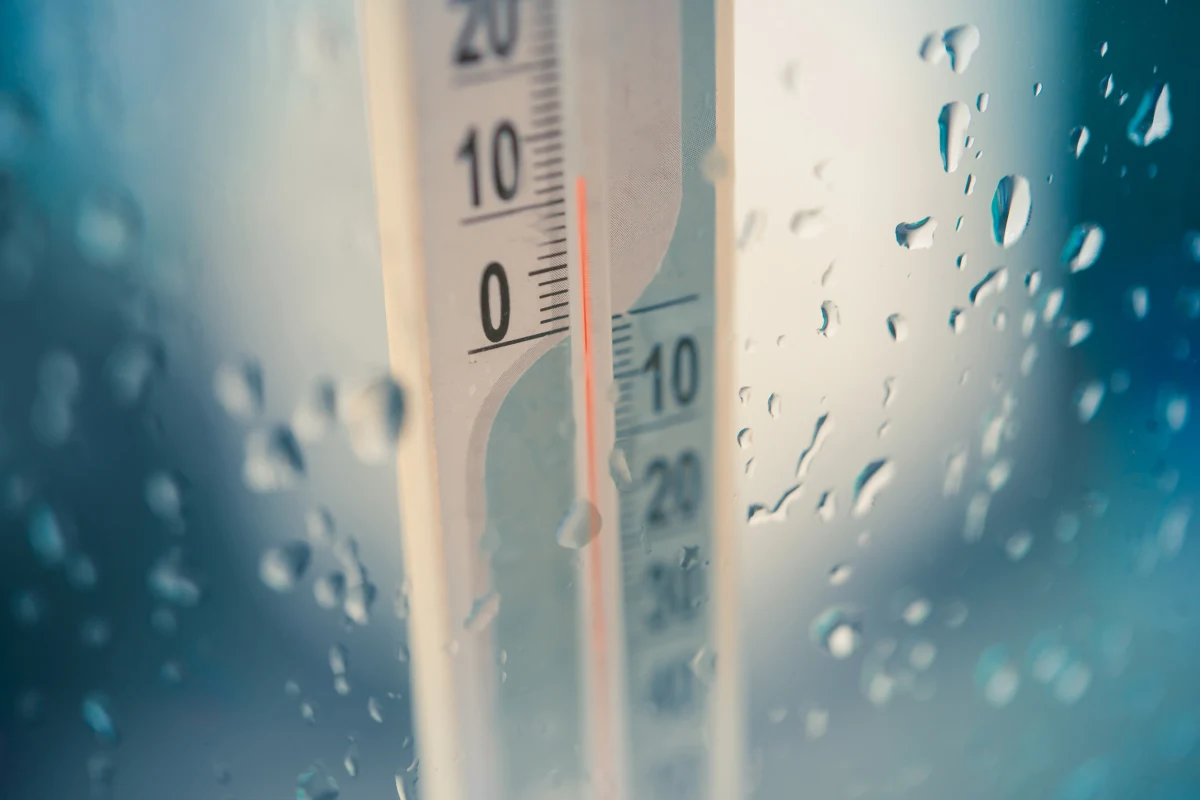 Zachmurzenie, a nawet niewielki deszcz - tak zapowiada się sobota w Polsce. Na południowym zachodzie wciąż będzie ciepło, nawet 13 stopni, ale w nocy w niektórych regionach kraju temperatura spadnie poniżej zera.