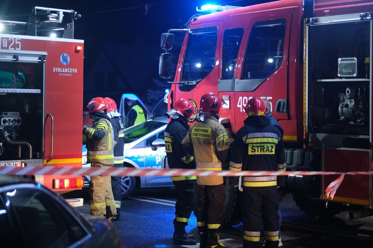 Tragedia w zachodniopomorskim Klępczewie. W pożarze mieszkania w budynku wielorodzinnym zginął mężczyzna, który doznał rozległych poparzeń.