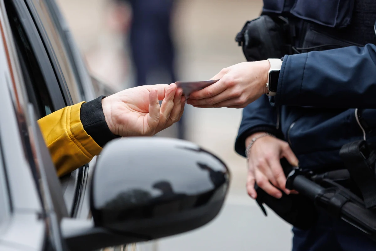 Kontrole na granicach z Polską, Czechami i Szwajcarią zostaną przedłużone do połowy czerwca – poinformowało federalne Ministerstwo Spraw Wewnętrznych.