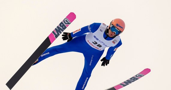 Aleksander Zniszczoł zajął 14. miejsce w niedzielnym konkursie Pucharu Świata w skokach narciarskich w Sapporo. Kamil Stoch był 18., a Dawid Kubacki 25. Zwyciężył Słoweniec Domen Prevc.
