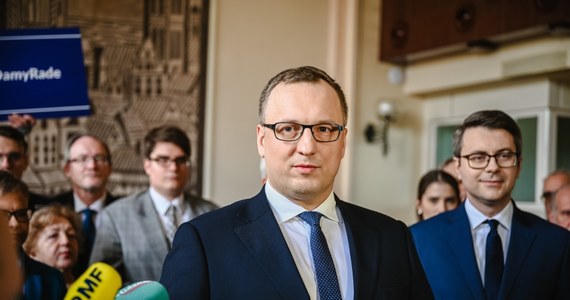 ​Pełnomocnik PiS w okręgu gdańskim Tomasz Rakowski w niedzielę ogłosił start w wyborach na prezydenta miasta. Kandydata poparli samorządowcy i parlamentarzyści.