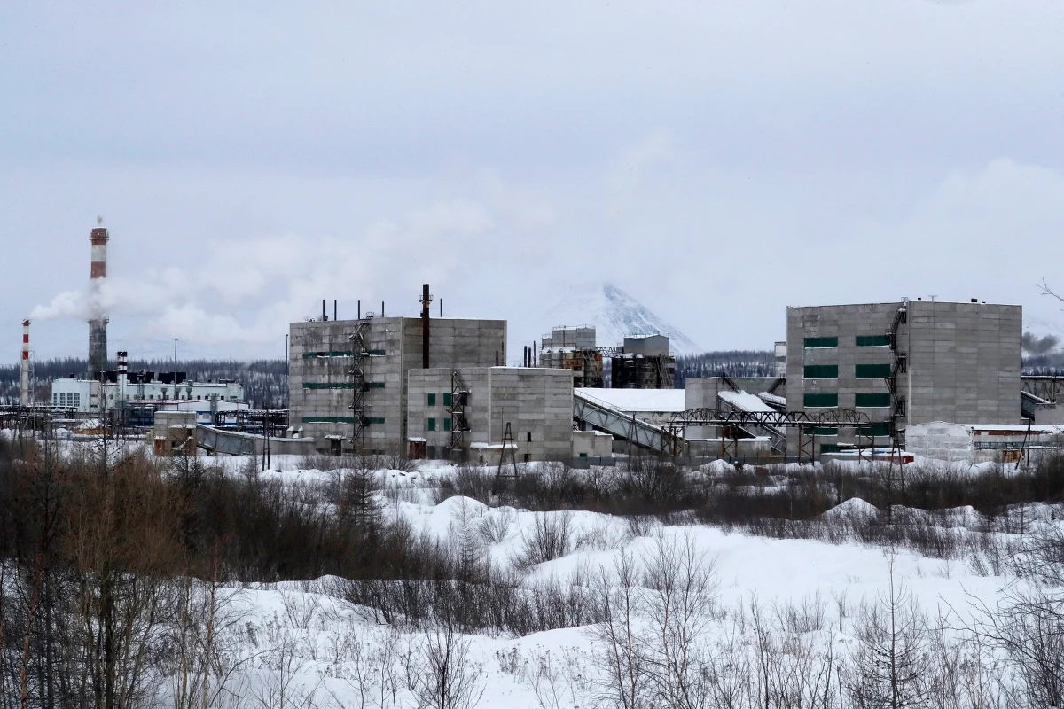 Ciało Aleksieja Nawalnego ma znajdować się w kostnicy w Selechardzie, ale sekcji zwłok wciąż nie przeprowadzono - ustaliła "Nowaja Gazieta. Europa". Ponad 12 tys. osób podpisało petycję do Komitetu Śledczego Rosji z żądaniem wydania rodzinie ciała Nawalnego - podał portal Meduza, powołując się na projekt OWD-Info. 
