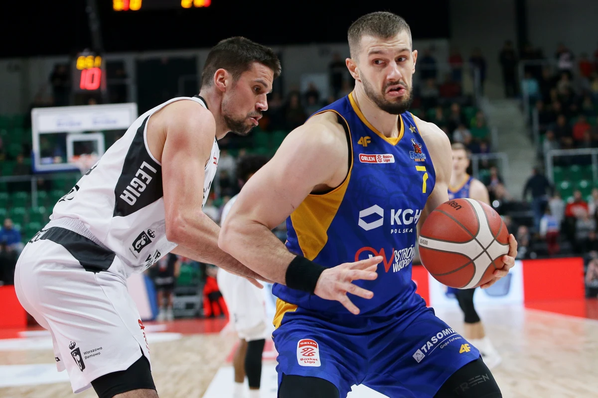 Koszykarze Legii Warszawa pokonali Arged BM Stal Ostrów Wielkopolski 94:71 (18:20, 22:21, 25:14, 29:16) w finałowym meczu Pucharu Polski rozegranym w Sosnowcu.