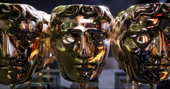 "Oppenheimer" w reżyserii Christophera Nolana otrzymał siedem nagród BAFTA, w tym za najlepszy film. Drugie miejsce pod względem liczby zdobytych statuetek zajął film "Biedne istoty" - wygrał w pięciu kategoriach. Trzy wyróżnienia przyznano produkcji "Strefa interesów". Gala rozdania tzw. europejskich Oscarów odbyła się w Royal Festival Hall w Londynie.
