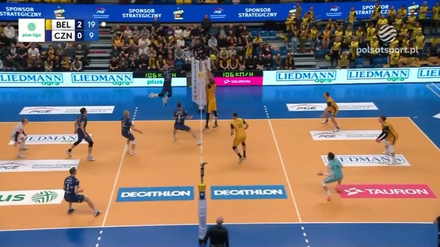 Fragmenty meczu PGE GiEK Skra Bełchatów – Exact Systems Hemarpol Częstochowa 3:0 (25:22, 25:23, 25:12) - siatkówka, PlusLiga, 22. kolejka.

