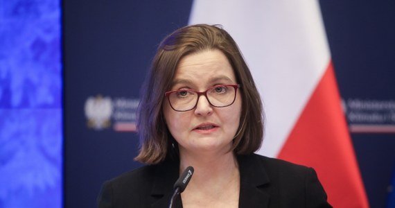 Złożyliśmy zawiadomienie do prokuratury w sprawie byłego kierownictwa Głównego Inspektoratu Ochrony i Środowiska - przekazała wiceminister klimatu i środowiska Anita Sowińska. Wyjaśniła, że chodzi o ponad 1 mln zł nagród, które szefowie Inspekcji wypłacili sobie w ostatnich miesiącach urzędowania.