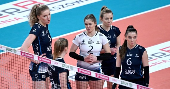 Obrońca trofeum, Grupa Azoty Chemik Polic nie zagra w turnieju finałowym Pucharu Polski siatkarek. W poniedziałkowym ćwierćfinale przegrał on w Rzeszowie z Rysicami 1:3. Turniej finałowy odbędzie się w dniach 16-17 marca w Nysie.