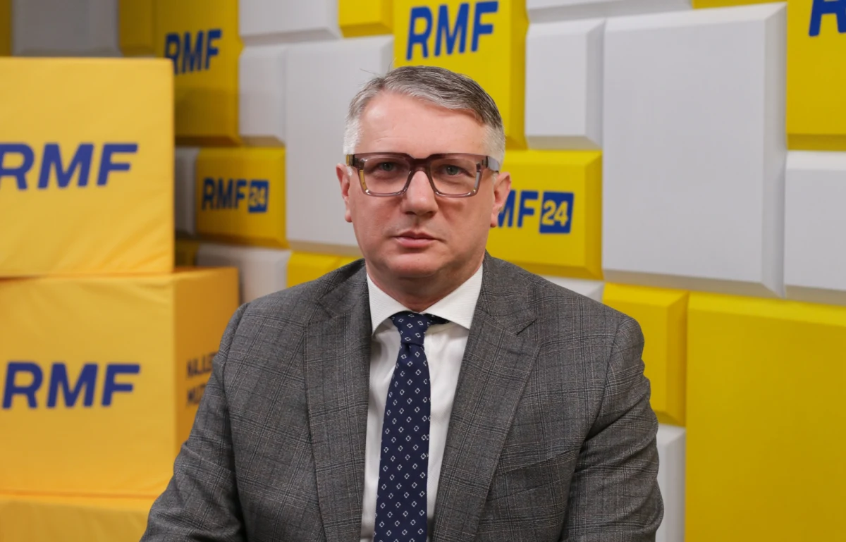 "Jestem wspólnym kandydatem (w wyborach na prezydenta Warszawy - przyp. red.) Bezpartyjnych Samorządowców i Konfederacji" - przekazał poseł Przemysław Wipler, który był gościem Roberta Mazurka w Porannej rozmowie w RMF FM. Jego zdaniem, "niepoważne podejście do Warszawy" ma Rafał Trzaskowski, ponieważ "startuje, a wiadomo, że jego marzeniem jest prezydentura Polski, a być może również stanowiskiem eurokomisarza się zadowoli".