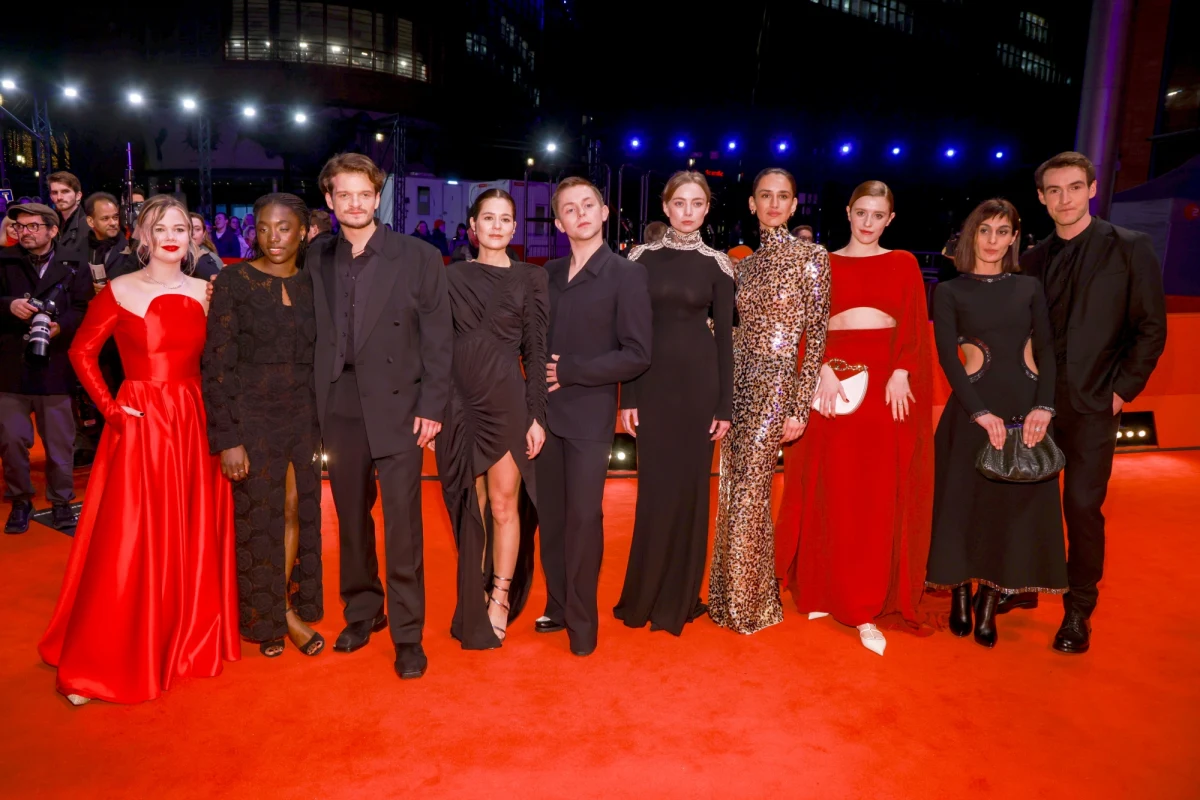 Na festiwalu filmowym w Berlinie odbyła się gala charytatywna "Cinema for Peace". Zorganizowała ją Nadya Tolonnikova, współzałożycielka rosyjskiej feministycznej grupy opozycyjnej Pussy Riot. W uroczystości udział wzięli m.in Sharon Stone, Helen Mirren czy Bob Geldof. 