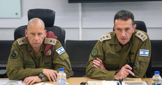 "Mimo trwających walk z palestyńską organizacją terrorystyczną Hamas, izraelska armia (IDF) wszczyna dochodzenie w sprawie błędów, które pozwoliły na atak 7 października 2023 roku. Zbadamy, jakie decyzje umożliwiły Hamasowi i innym palestyńskim ugrupowaniom atak na Izrael" - zdecydował szef sztabu sił zbrojnych, generał Herci Halewi. Pomysł dochodzenia armii był swego czasu szeroko krytykowany przez izraelskich polityków i członków rządu.