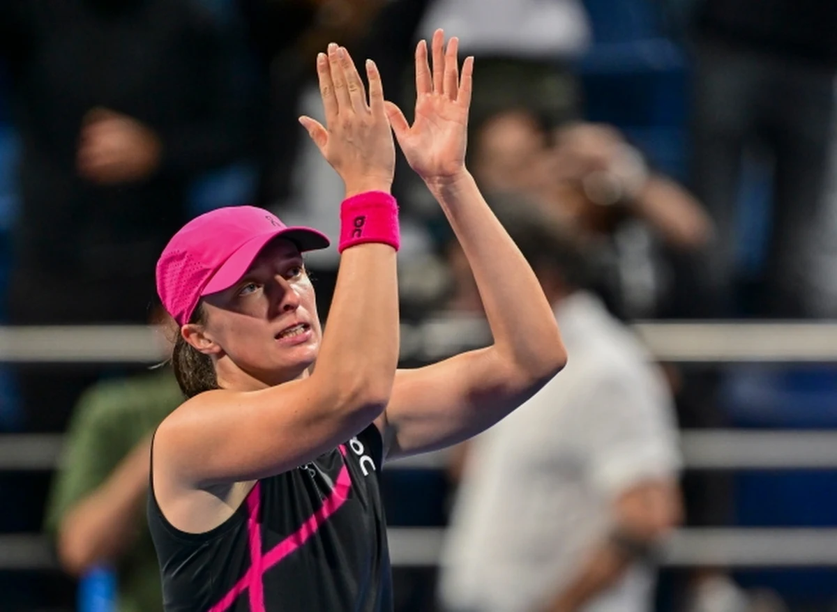 Iga Świątek awansowała do 1/8 finału turnieju WTA 1000 na twardych kortach w Dubaju. Polska tenisistka pokonała we wtorek Amerykankę Sloane Stephens 6:4, 6:4. 