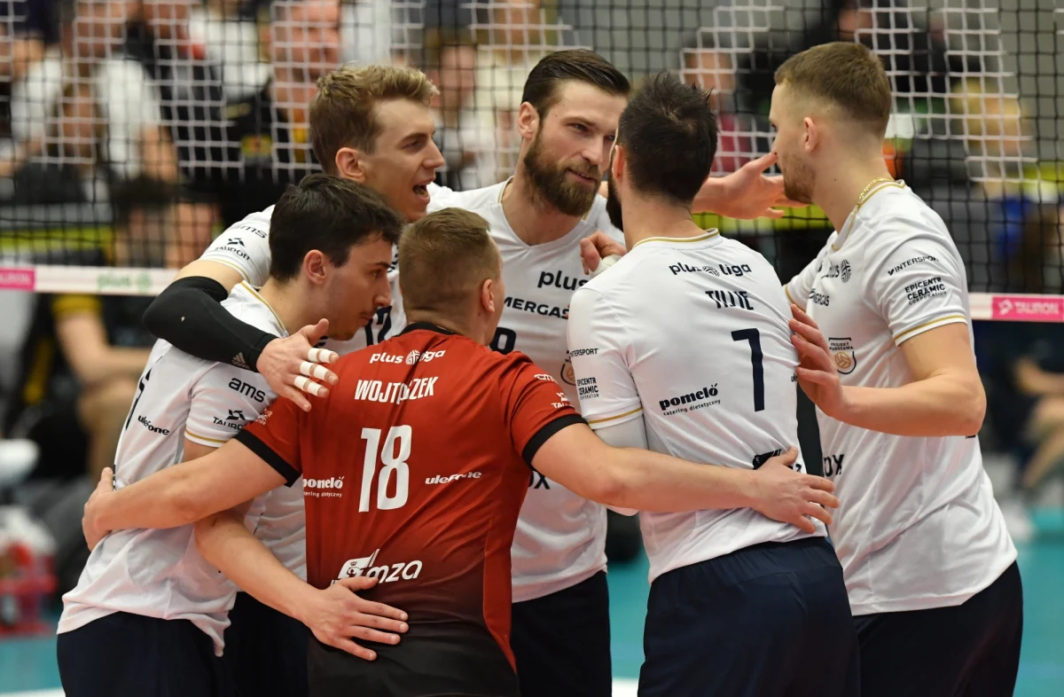 Siatkarze Projektu Warszawa dziś rozpoczną dwumecz z włoskim Vero Volley Monza. To ostatni rywal na drodze do zwycięstwa w Pucharze Challenge. Trudno jest wskazać faworyta tych spotkań. Na parkiecie spotkają się czołowe zespoły z dwóch najlepszych siatkarskich lig świata. 