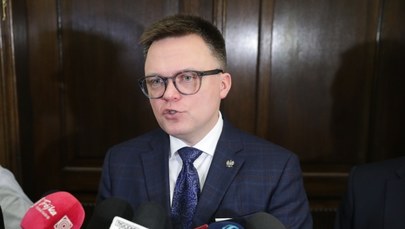 Hołownia: Upublicznimy wszystkie nagrania z przepychanek pod Sejmem