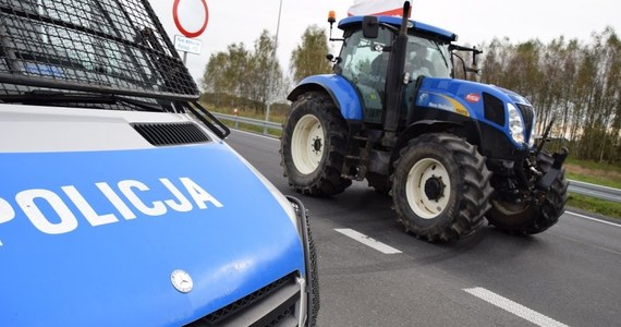 Policja ostrzega przed utrudnieniami, które wystąpią w czwartek na granicy z Czechami. Rolnicy mają zablokować most w Cieszynie Boguszowicach. Protest rozpocznie się około g. 10.00 i potrwa do 13.00, ale godziny te mogą się zmienić.