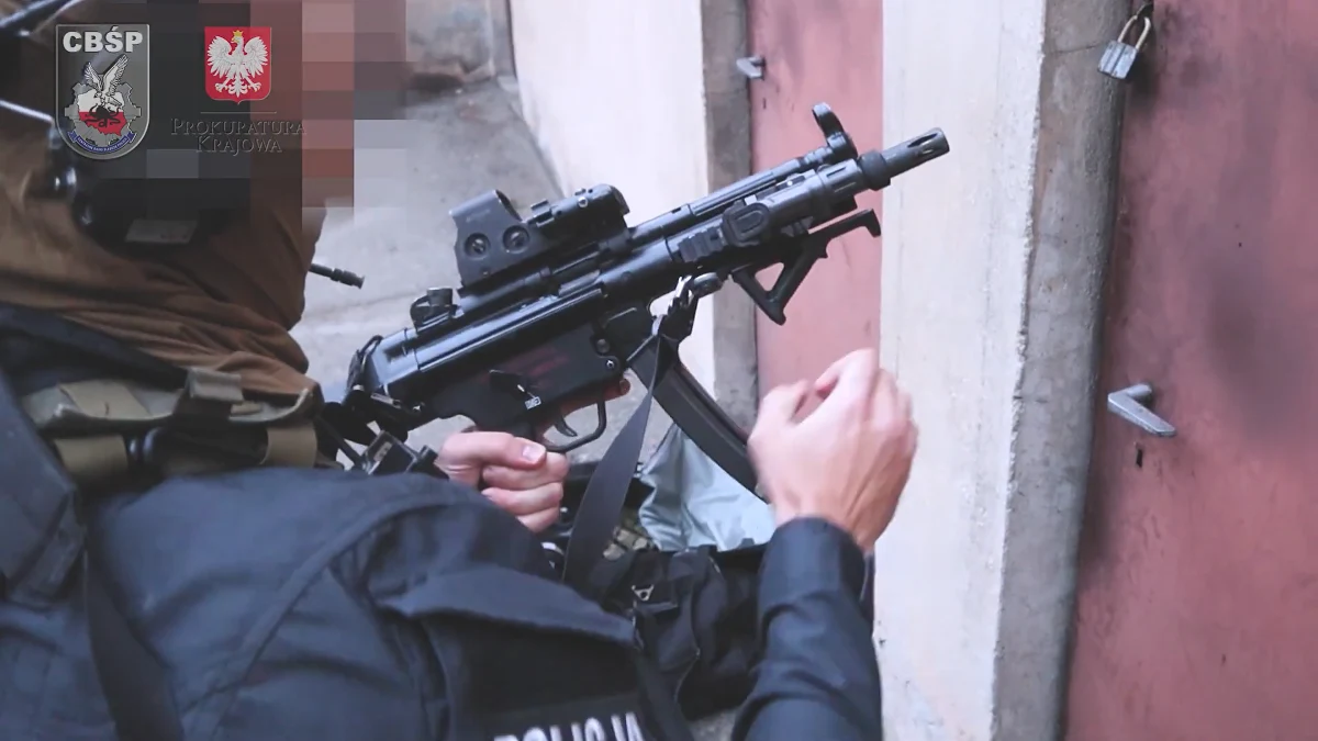 Jest kolejny akt oskarżenia przeciw członkom gangu pseudokibiców ze Śląska. Prokuratura w Katowicach oskarżyła osiem osób. Akt oskarżenia w tej sprawie skierowano do sądu w Gliwicach.