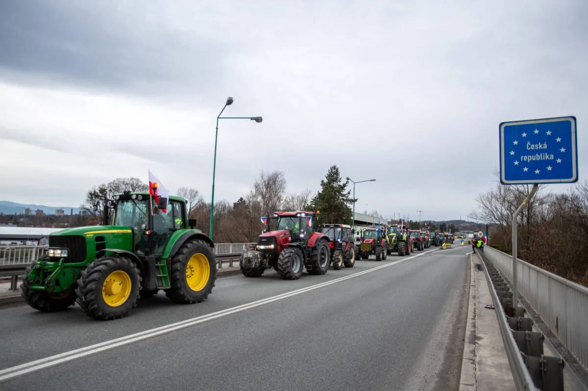 Czescy rolnicy protestowali przeciwko unijnej polityce rolnej, Zielonemu Ładowi oraz przeciwko importowi z krajów trzecich. Setki ciągników w całym kraju ograniczyły ruch w kilkunastu miastach, a także na głównych drogach i przejściach granicznych, także z Polską.