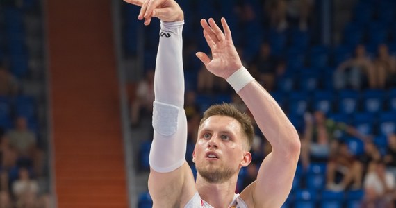 Reprezentacja Polski koszykarzy przegrała w Wilnie w meczu z Litwą. Było to spotkanie inaugurujące rywalizację w grupie H eliminacji mistrzostw Europy 2025. Biało-Czerwoni jeszcze nigdy nie wygrali z tym utytułowanym rywalem na jego terenie. Mimo porażki, Polska jako współgospodarz Eurobasketu jest pewna udziału w tym turnieju.