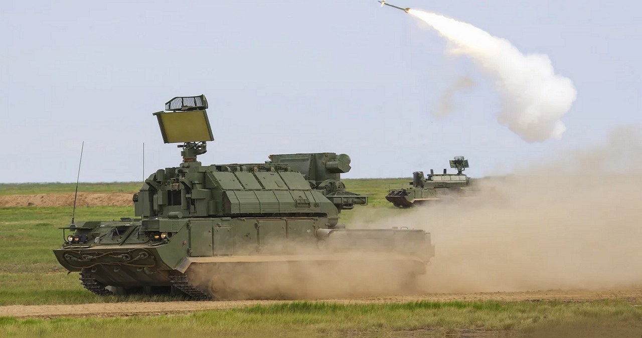 Ukraińcy pochwalili się zniszczeniem potężnego rosyjskiego systemu obrony Tor-M1, który jest tak cenny na polu walki, że jakiś czas temu pojawił się nawet w USA.