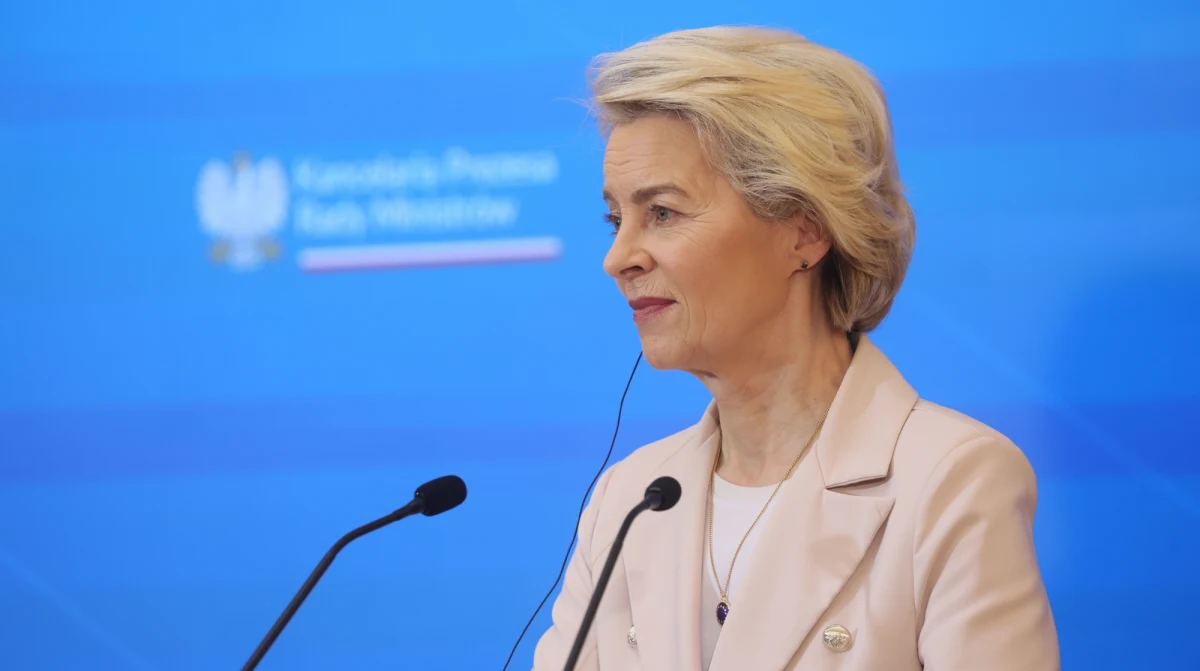 W przyszłym tygodniu zapadną dwie decyzje w sprawie funduszy europejskich dla Polski - zapowiedziała w Warszawie przewodnicząca Komisji Europejskiej Ursula von der Leyen, dodając, że uwolnią one dla naszego kraju do 137 mld euro. Potwierdziły się tym samym doniesienia brukselskiej korespondentki RMF FM Katarzyny Szymańskiej-Borginon.