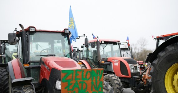 Branża transportowa apeluje do rolników, by powstrzymali się od eskalacji protestów. W liście otwartym przewoźnicy proszą rolników, by odwołali blokadę polsko-niemieckiego przejścia granicznego w Świecku. Ta demonstracja ma rozpocząć się w niedzielę i potrwać do 20 marca. Dziennikarz RMF FM dotarł do listu otwartego, który przewoźnicy wyślą dzisiaj do organizatorów tej demonstracji.