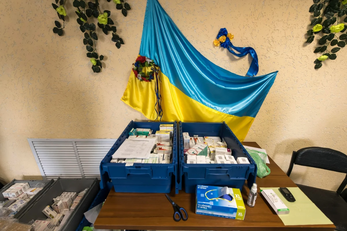 24 lutego 2024 to druga rocznica rosyjskiej inwazji na Ukrainę. Za naszą wschodnią granicą nieustannie cierpią nie tylko walczący, ale również cywile. Jak aktualnie wygląda niesiona im pomoc? "Oni chcą być w swoich domach, ale chcą mieć wsparcie" - mówiła w Radiu RMF24 Małgorzata Olasińska-Chart, dyrektorka programu pomocy humanitarnej Polskiej Misji Medycznej. 