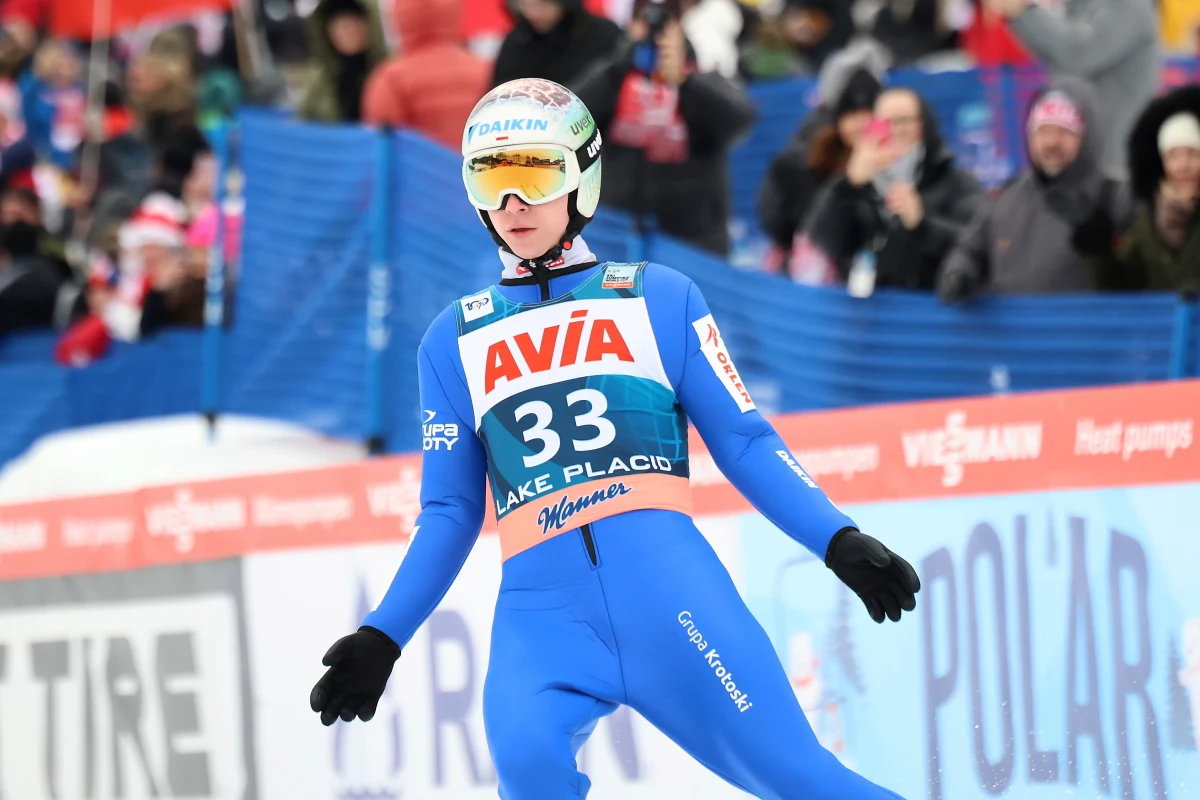 Aleksander Zniszczoł i Piotr Żyła zajęli 5. miejsce w konkursie duetów w Pucharze Świata na mamuciej skoczni w niemieckim Oberstdorfie. Po pierwszej serii Biało-Czerwoni zajmowali 3. lokatę. Wygrali Słoweńcy przed Norwegami.