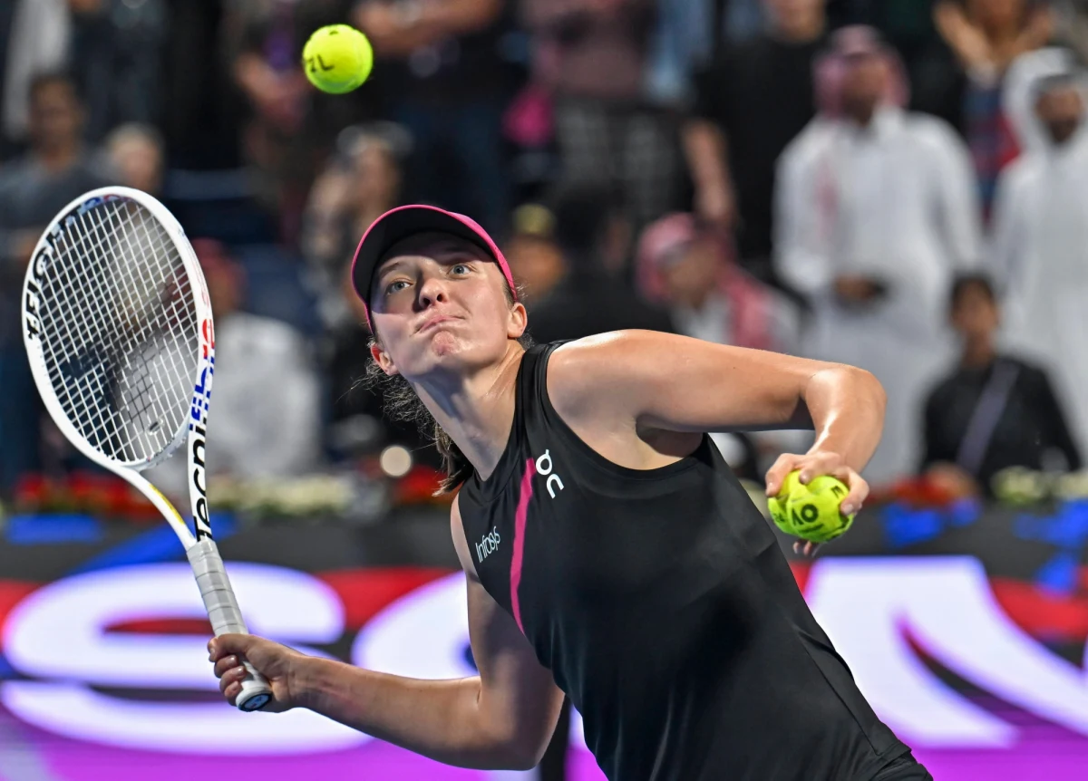 Najwyżej rozstawiona Iga Świątek odpadła w półfinale turnieju WTA 1000 na twardych kortach w Dubaju. Polska tenisistka przegrała z Rosjanką Anną Kalinską 4:6, 4:6.