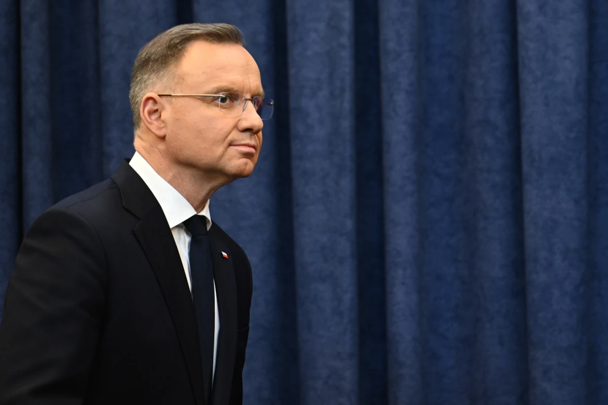 Prezydent Andrzej Duda skierował dwa wnioski do Trybunału Konstytucyjnego - w sprawie ustawy okołobudżetowej i nowelizacji ustawy o szkolnictwie wyższym. Obie zostały przyjęte przez Sejm w styczniu.