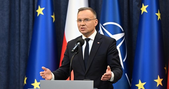 Prezydent Andrzej Duda powiedział włoskiemu dziennikowi "Il Messaggero", że Władimir Putin "rozumie język siły" i "jest gotowy wykorzystywać wszelkie słabości". W wywiadzie opublikowanym w sobotę podkreślił też: "Jeśli Zachód chce mieć w przyszłości pokój w Europie, powinien iść śladem Polski".