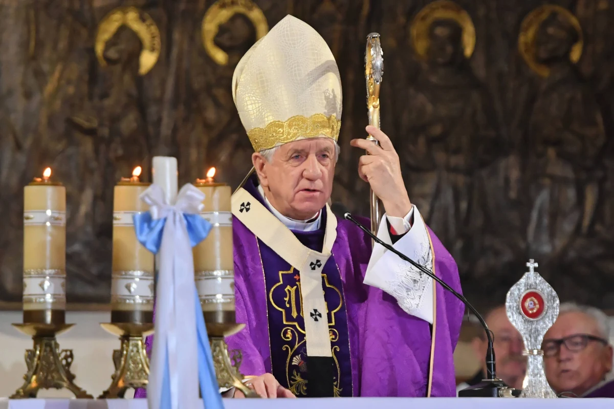 Papież Franciszek przyjął rezygnację abp. Andrzeja Dzięgi z posługi metropolity szczecińsko-kamieńskiego. Administratorem apostolskim sede vacante został biskup koszalińsko-kołobrzeski Zbigniew Zieliński.