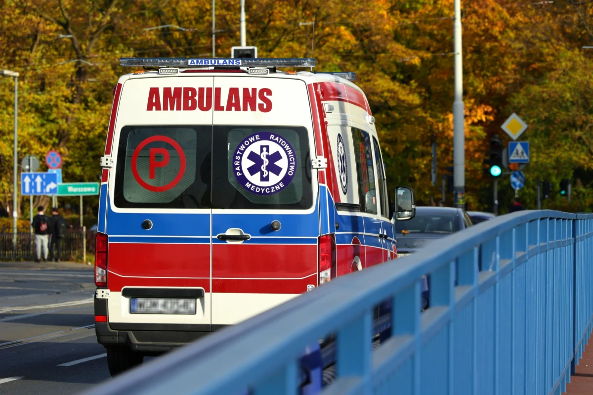 W zbiorniku wodnym w Ludwikowie (woj. Wielkopolskie) znaleziono trzyletniego chłopca. Dziecko było reanimowane przez ratowników medycznych. "Jest w stanie głębokiej hipotermii" – poinformowała Naczelna Pielęgniarka Wojewódzkiego Szpitala Zespolonego w Koninie Maria Wróbel.