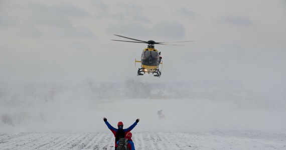 W Karkonoszach ok. godz. 13 doszło do wypadku. Turysta z Czech ześlizgnął się ze szczytu Śnieżki niesławną "rynną śmierci". Musieli interweniować ratownicy z Górskiego Ochotniczego Pogotowia Ratunkowego. Mężczyzna w ciężkim stanie został zabrany helikopterem do szpitala.