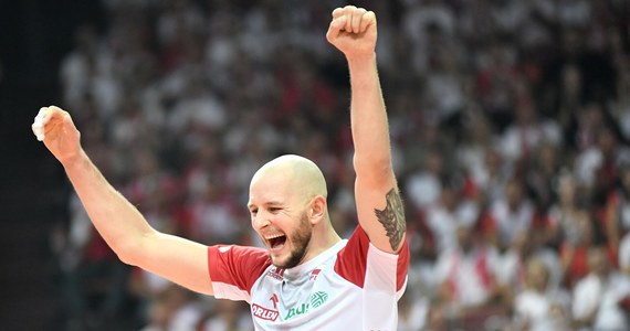 Bartosz Kurek podpisał dwuletni kontrakt z Grupą Azoty ZAKSĄ Kędzierzyn-Koźle – donosi „Przegląd Sportowy”. Według informacji „PS” w PlusLidze chciałby w przyszłym sezonie zagrać też Wilfredo Leon.