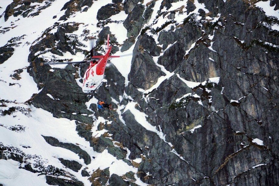 Polscy skiturowcy porwani przez lawinę na Słowacji