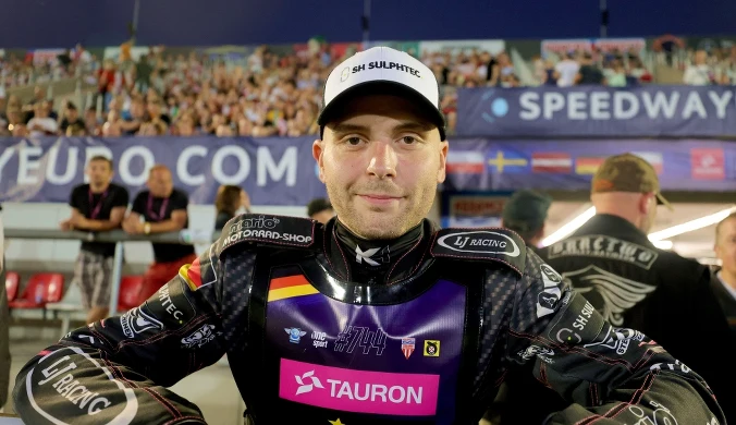 Dramatyczny upadek na Stadionie Narodowym. Odłamki kasku fruwały w powietrzu