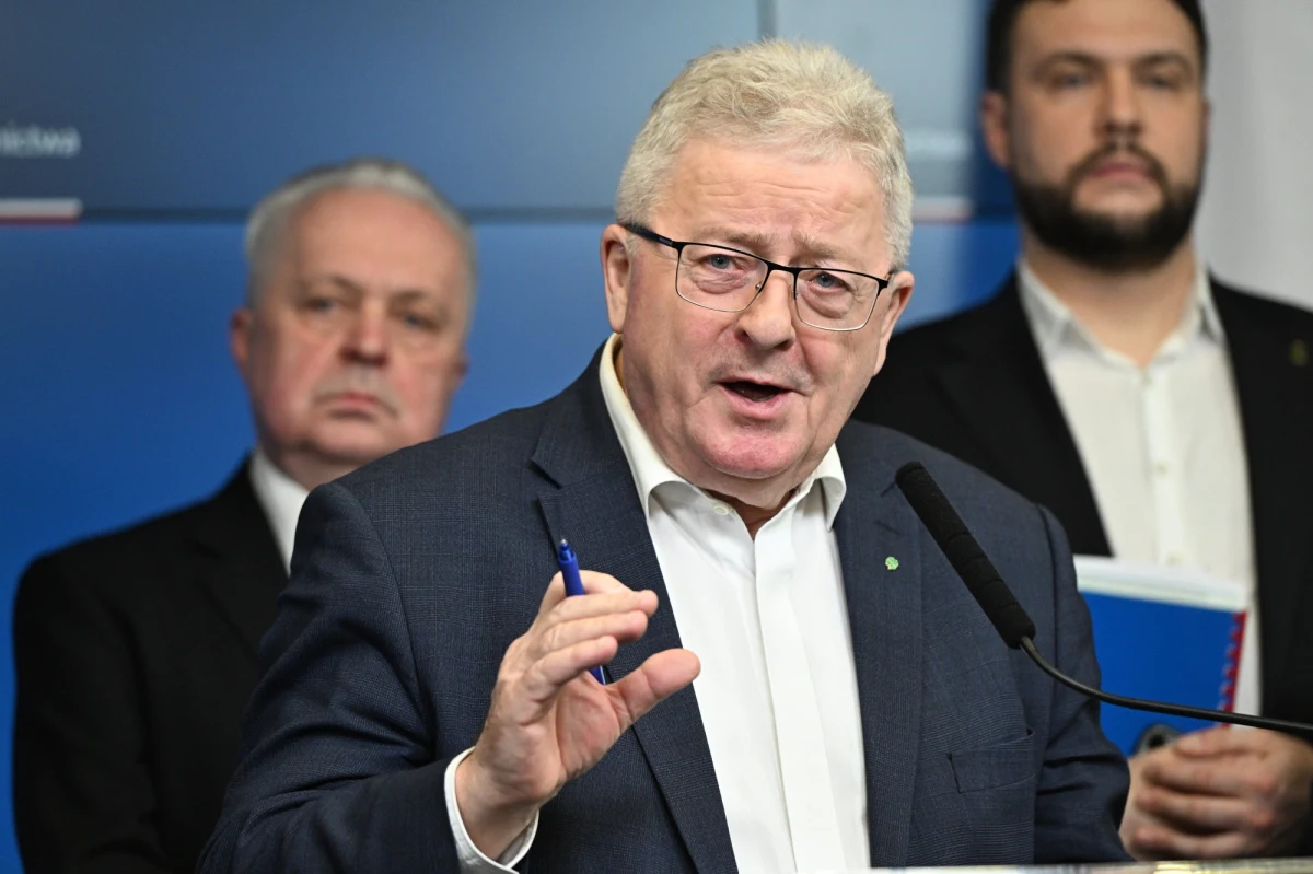 "Na spotkaniu ministrów rolnictwa państw UE w Brukseli będę żądał ograniczenia Zielonego Ładu" - zapowiedział minister rolnictwa i rozwoju wsi Czesław Siekierski. "Te rozwiązania nie mają akceptacji wśród rolników" – argumentował polityk. 