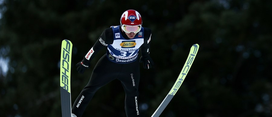 Kamil Stoch zajął 11. miejsce w konkursie Pucharu Świata w skokach narciarskich na mamuciej skoczni w niemieckim Oberstdorfie. Wygrał Austriak Stefan Kraft.
