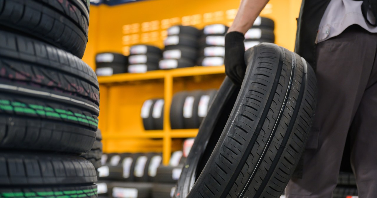 Oddał 82 opony na budowę ekologicznego terenu. Teraz musi zapłacić 2 mln zł