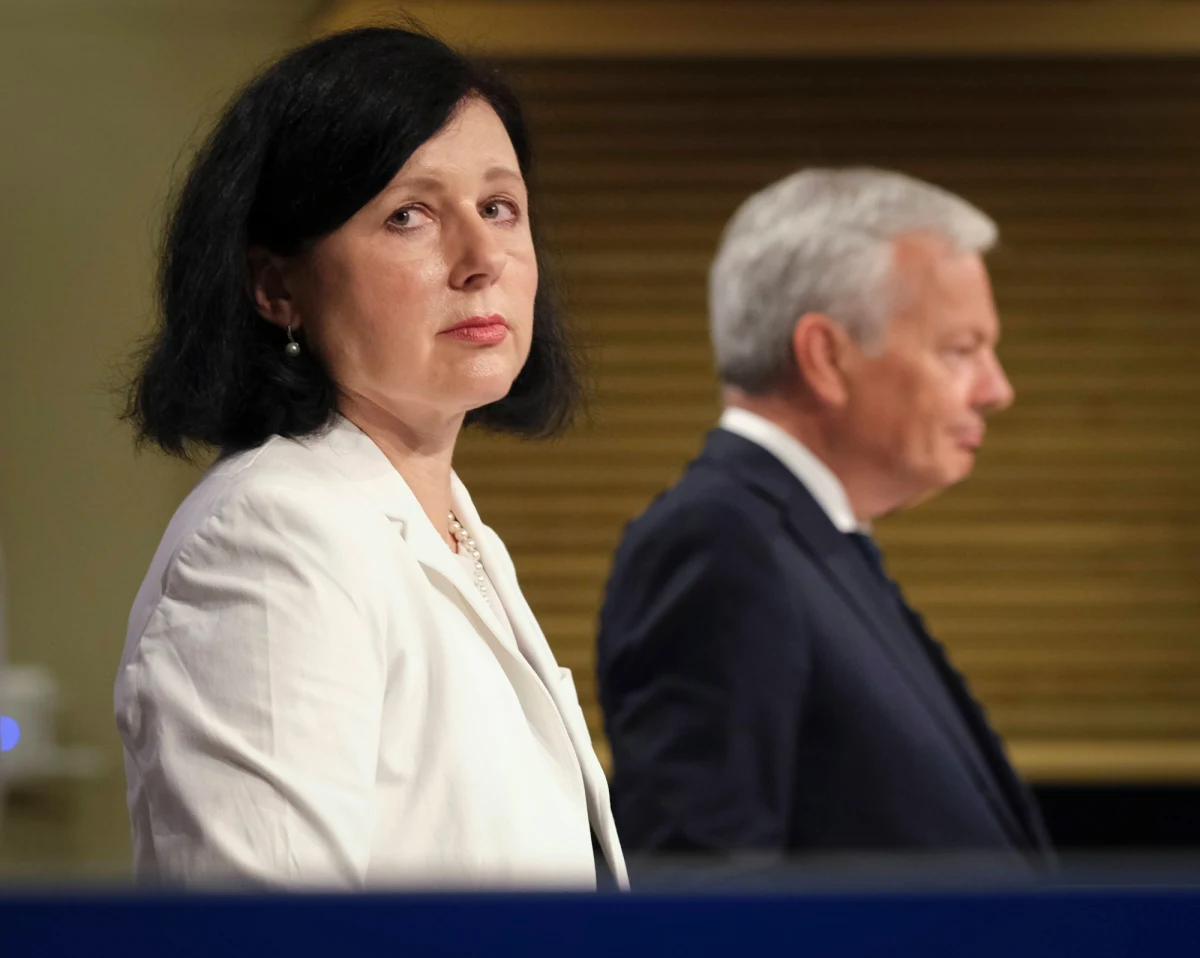 Potwierdzają się informacje brukselskiej korespondentki RMF FM. W czwartek Komisja Europejska odblokuje formalnie polski Krajowy Plan Odbudowy, a to oznacza szybką wypłatę pierwszej transzy, czyli 6,3 mld euro. W ten sposób odblokowany zostanie nie tylko KPO, ale i Fundusz Spójności, czyli w sumie 137 mld euro.