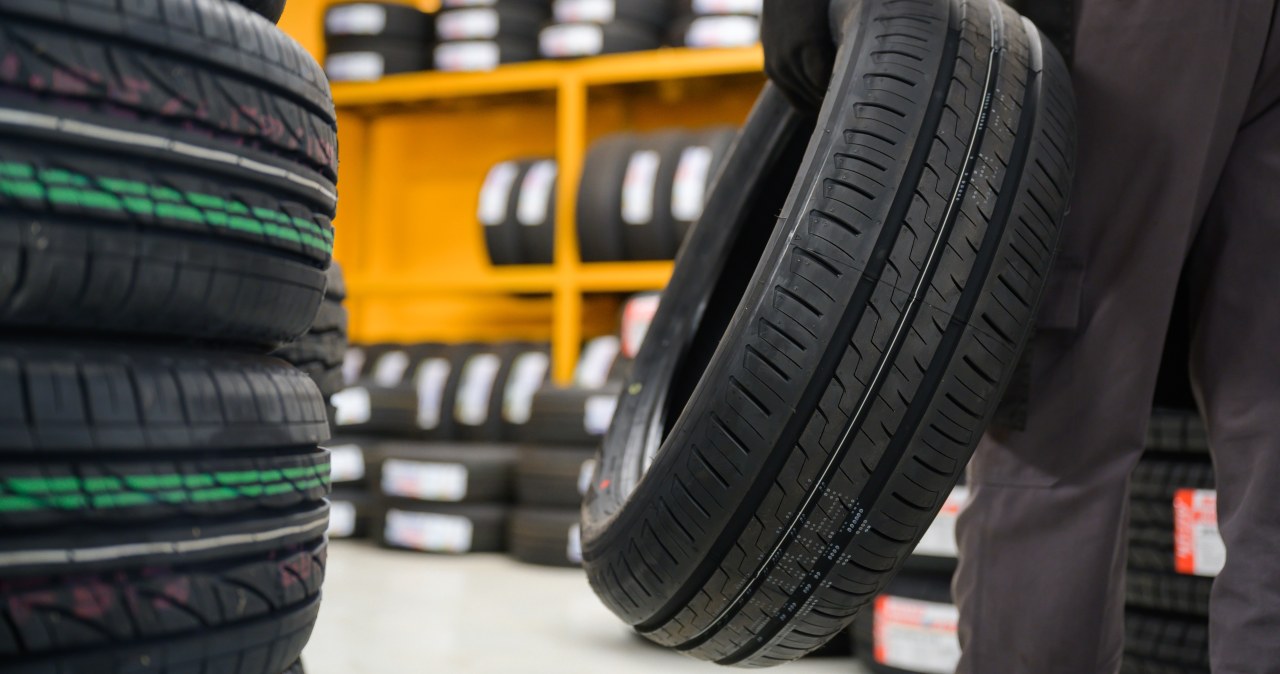 Test opon letnich 195/55 R16. Chińskie opony zaskoczyły wynikami