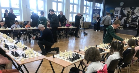 50 nauczycieli z ponad 20 szkół i ponad 800 uczniów. Katowice postawiły na szachy i okazało się, że w regionie miłośników królewskiej gry nie brakuje.